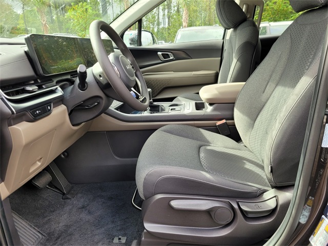 2026 Kia Carnival LX photo 2