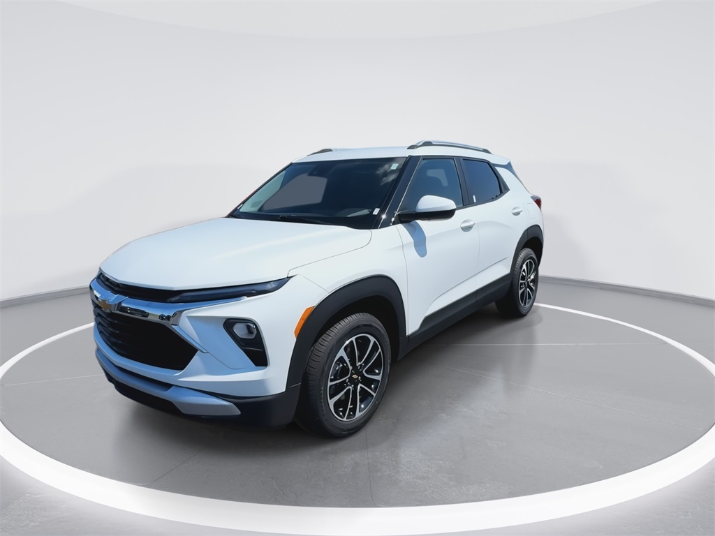 2024 Chevrolet Trailblazer LT photo 3