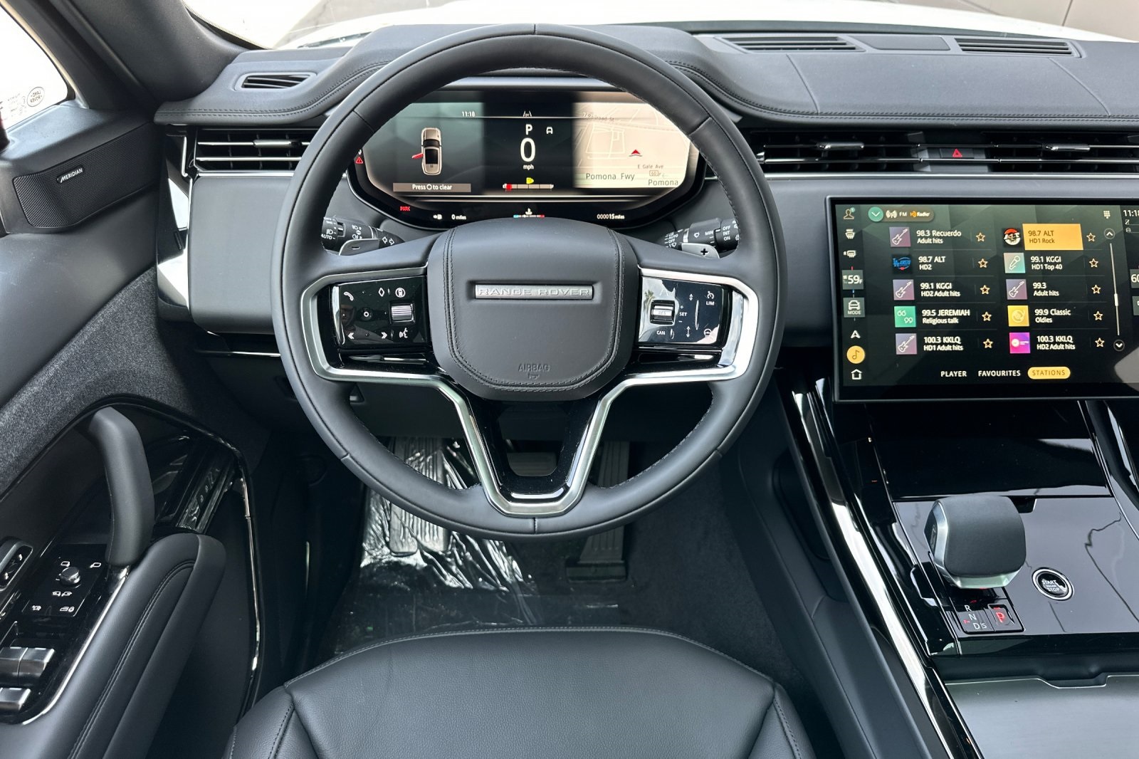 2025 Land Rover Range Rover Sport P360 S photo 14