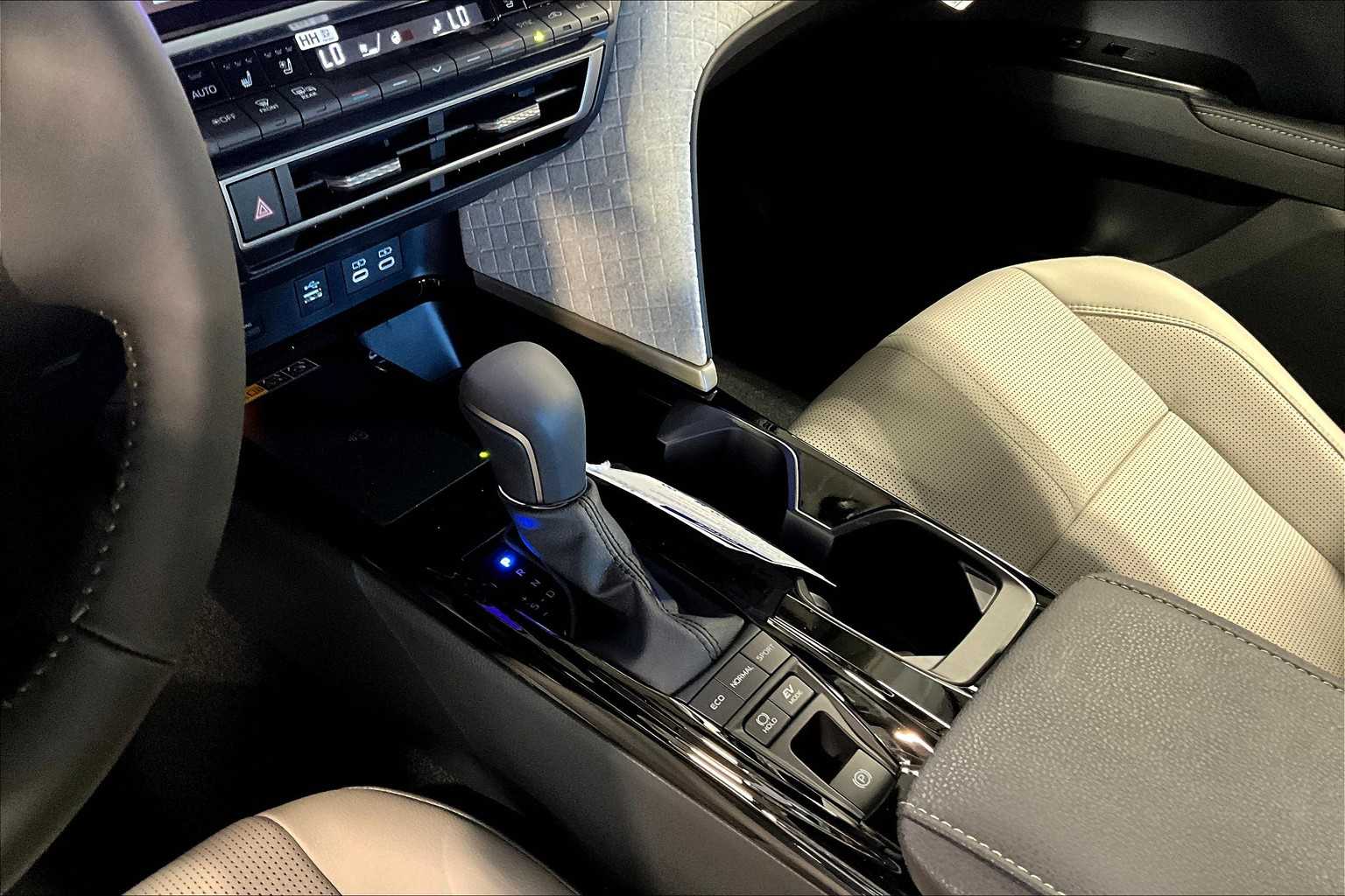 2025 Toyota Camry XLE photo 7
