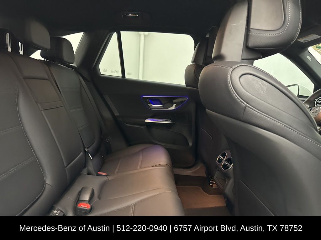 2025 Mercedes Benz GLC 300 photo 23