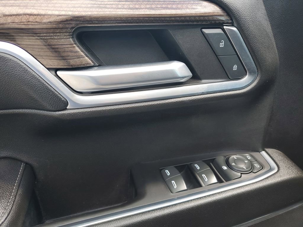 2022 Chevrolet Silverado RST photo 44
