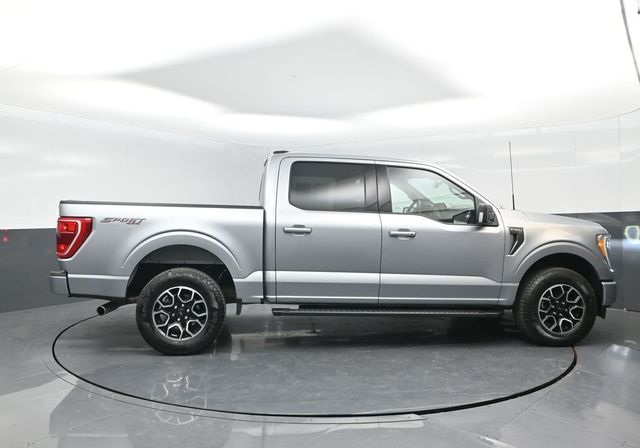 2022 Ford F-150 XLT photo 3