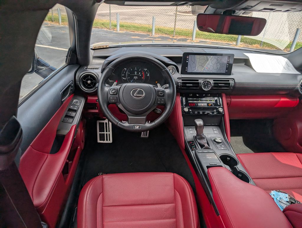 2023 Lexus IS 350 F SPORT photo 8