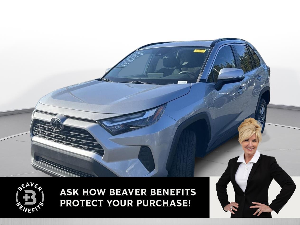 2022 Toyota RAV4 XLE's photo