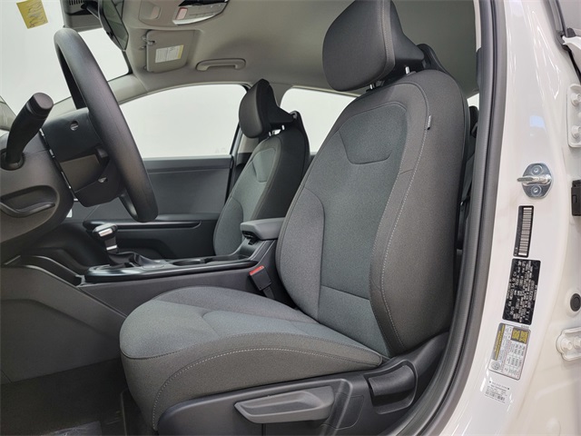 2025 Kia K4 LXS photo 13