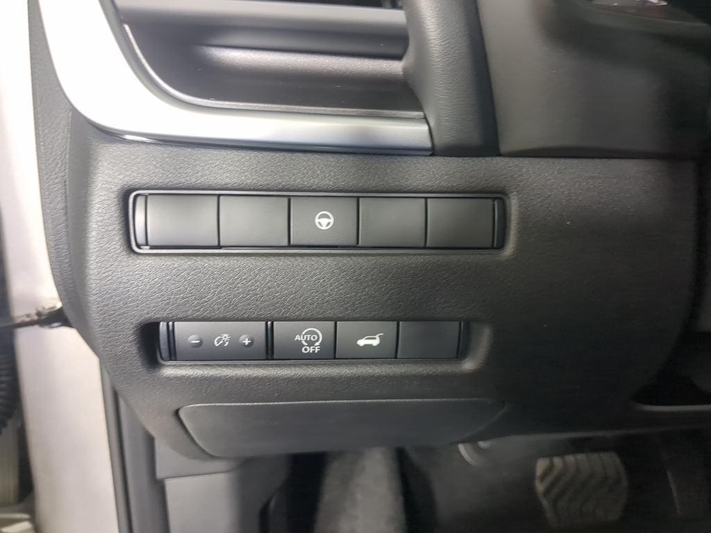 2026 Nissan Rogue SV photo 25