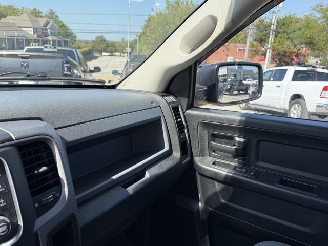 2016 Ram 1500 Express photo 21