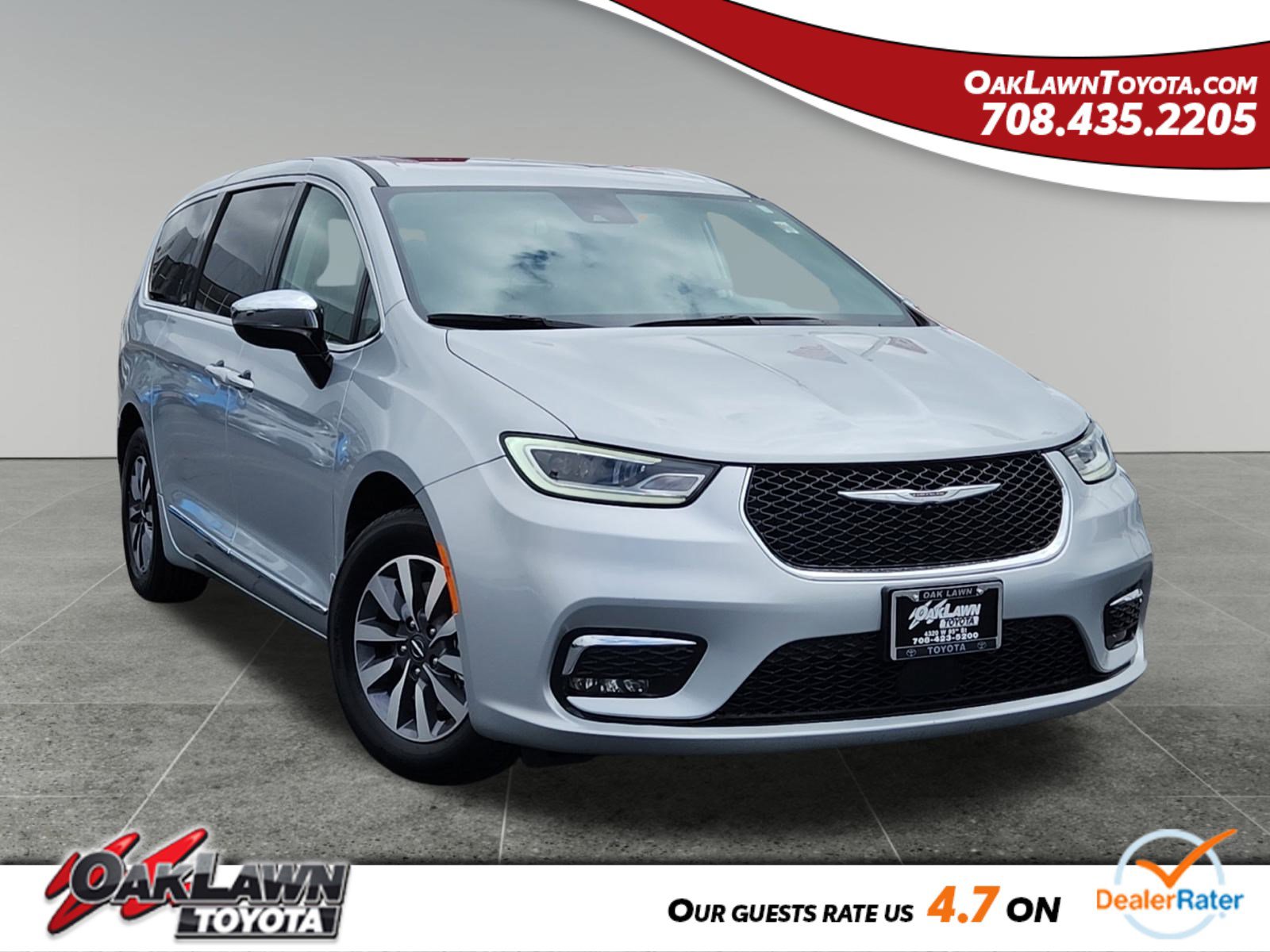 2023 Chrysler Pacifica Hybrid Limited's photo