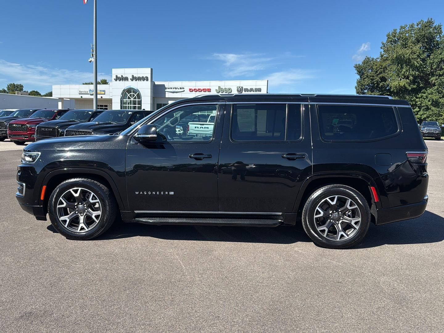 2023 Jeep Wagoneer Series III photo 3