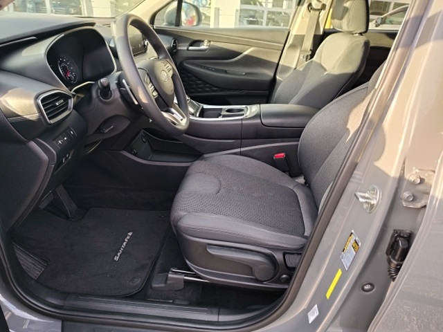 2022 Hyundai Santa Fe SE photo 3