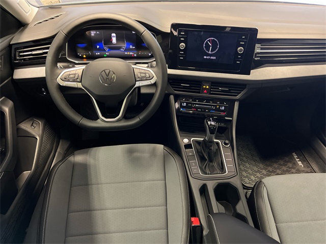 2025 Volkswagen Jetta 1.5T SE photo 11