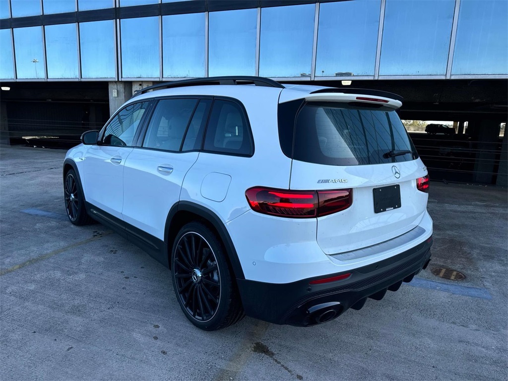 2025 Mercedes Benz GLB 35 AMG 4MATIC photo 3
