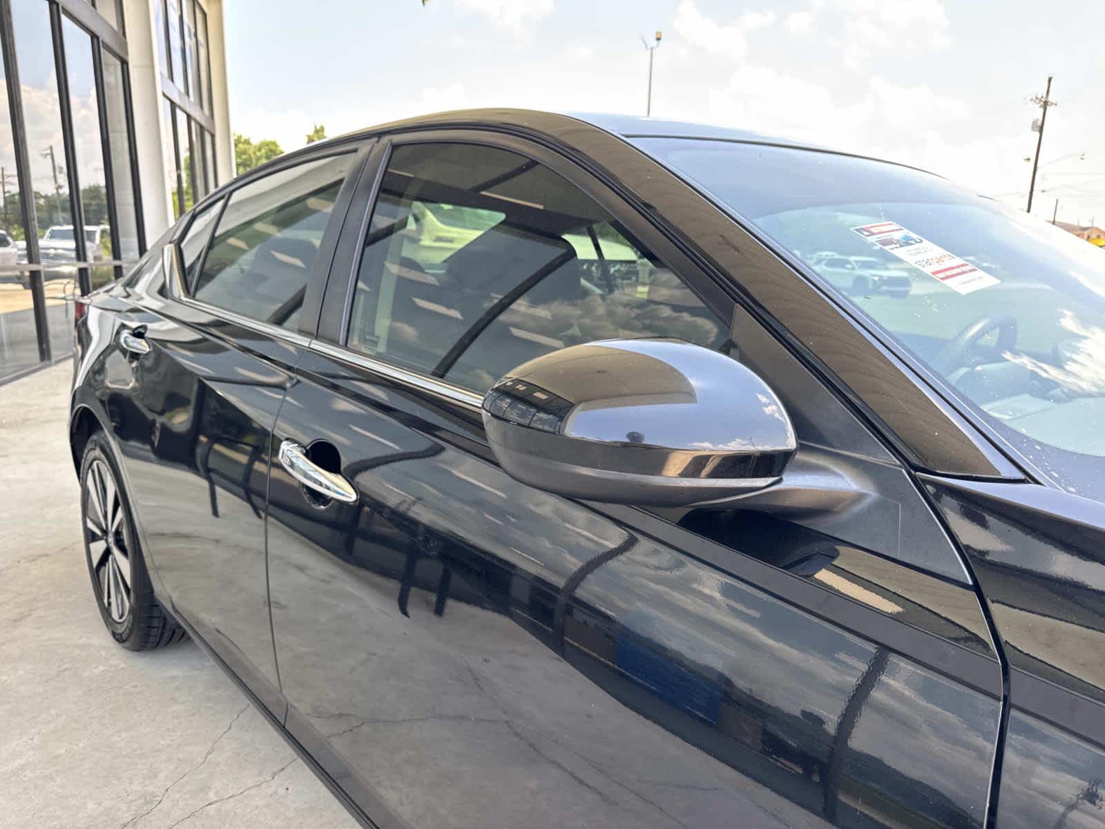 2021 Nissan Altima 2.5 SV photo 14