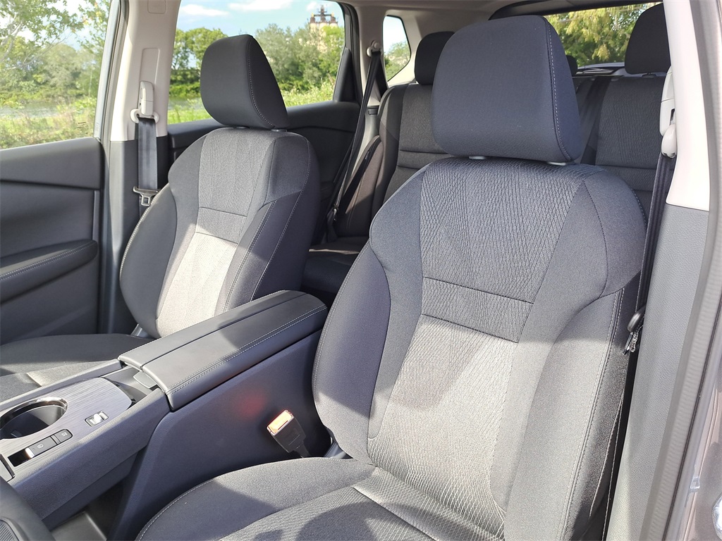 2026 Nissan Rogue SV photo 20