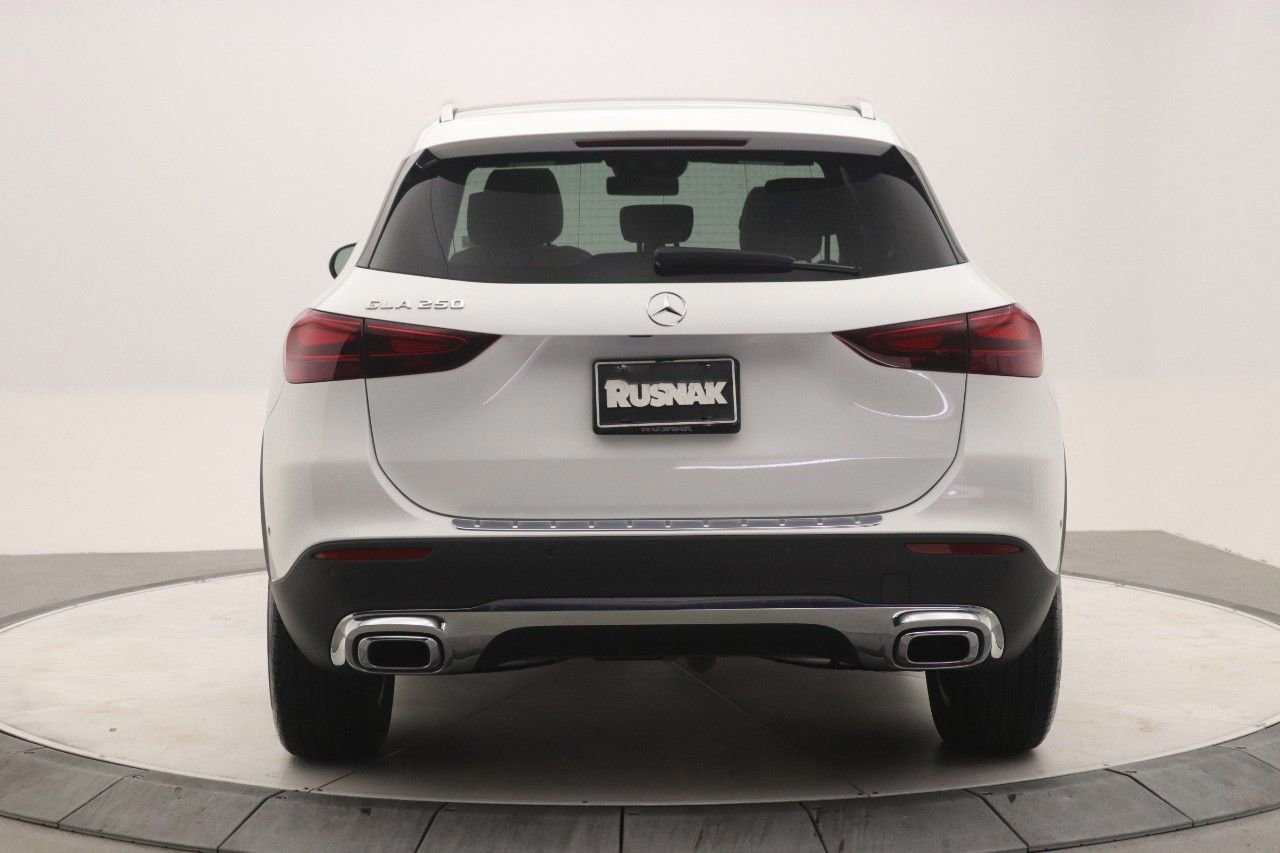 2025 Mercedes Benz GLA 250 photo 4