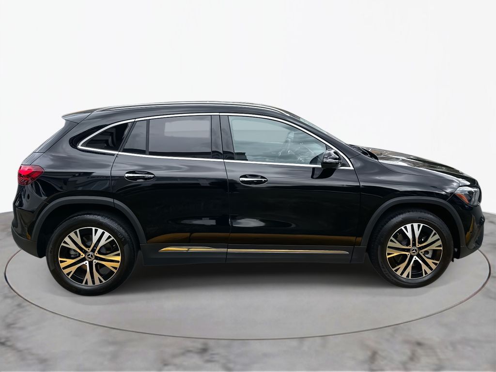 2025 Mercedes Benz GLA 250 4MATIC photo 2