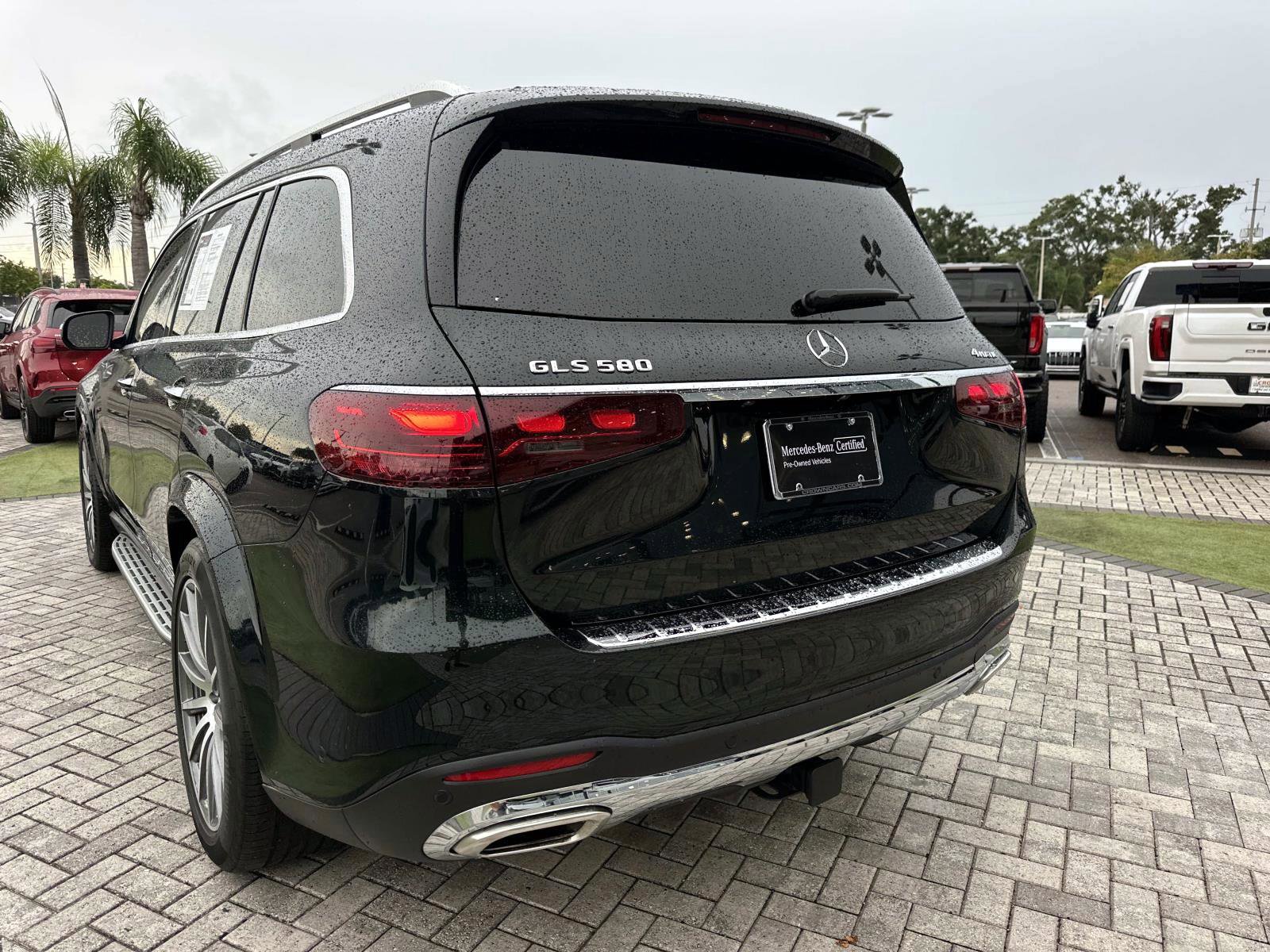 2025 Mercedes Benz GLS 580 4MATIC photo 9
