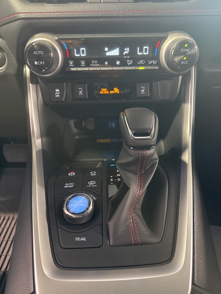 2025 Toyota RAV4 Hybrid XSE photo 38