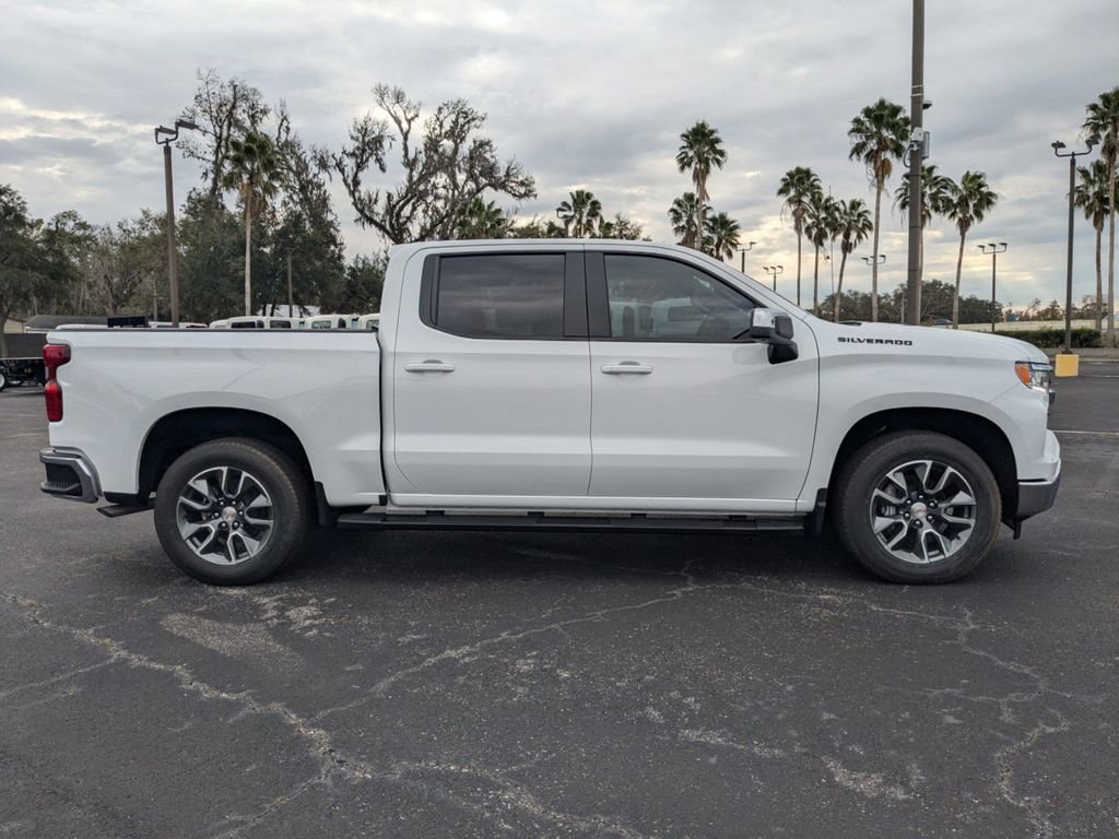 2025 Chevrolet Silverado 1500 LT photo 3