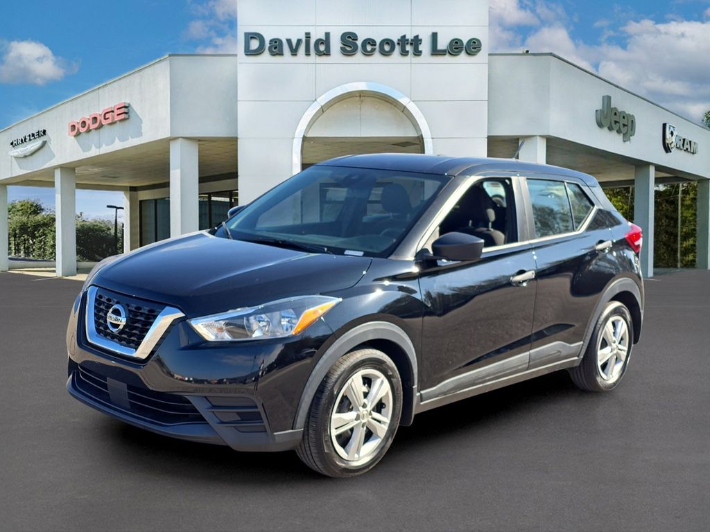 2020 Nissan Kicks S's photo