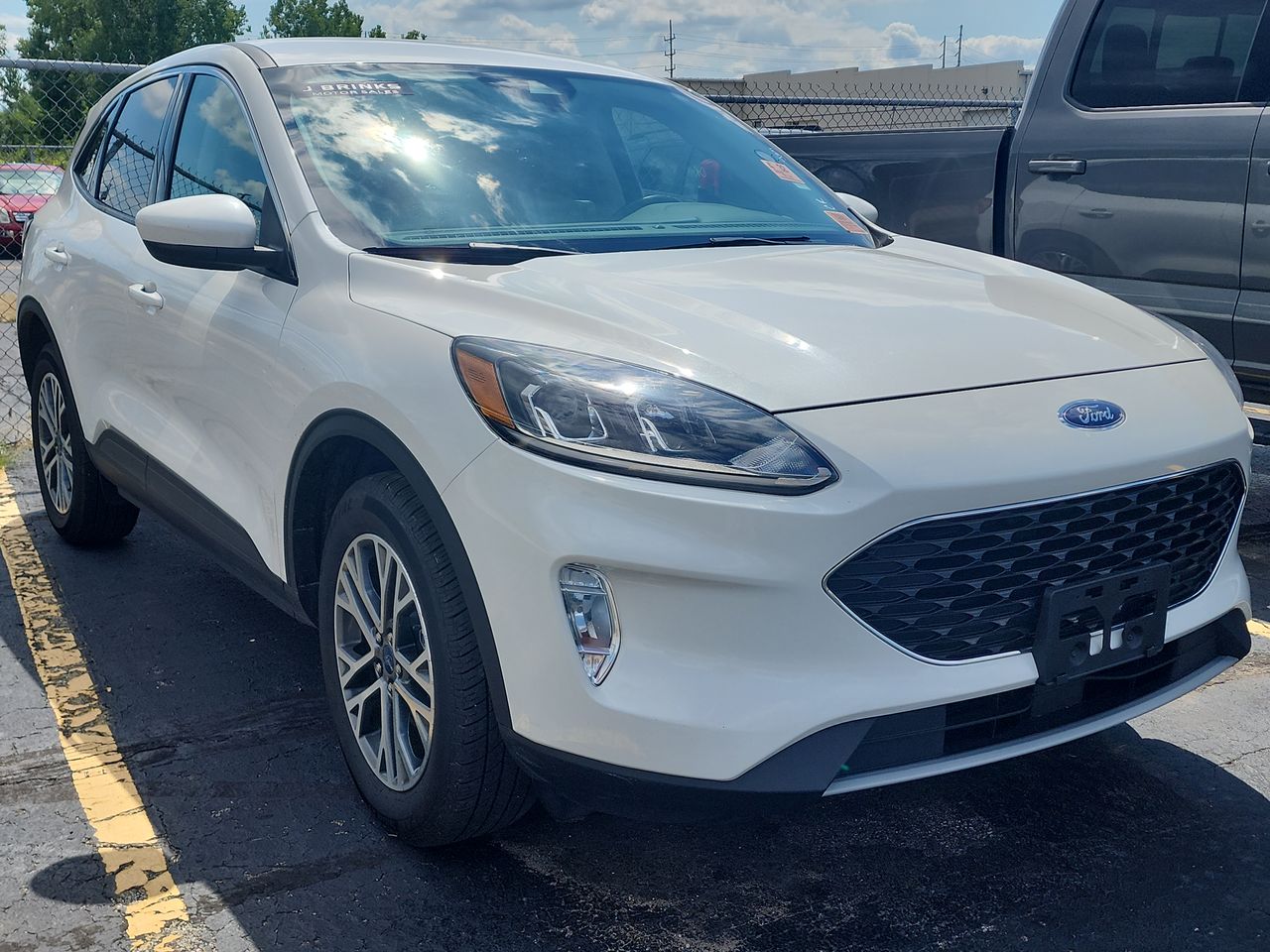 2022 Ford Escape SEL photo 2