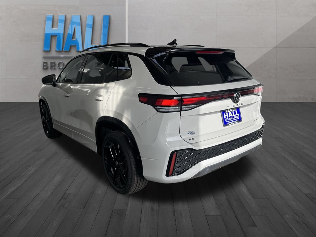 2026 Volkswagen Tiguan SE R-Line Black photo 3