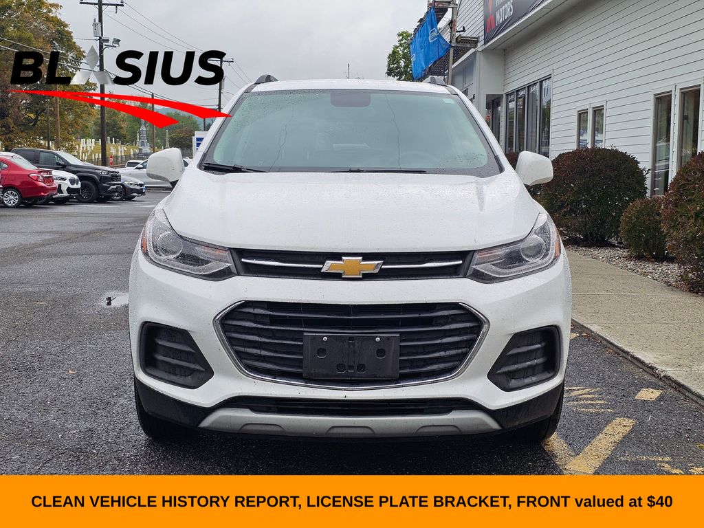 2022 Chevrolet Trax LT photo 2