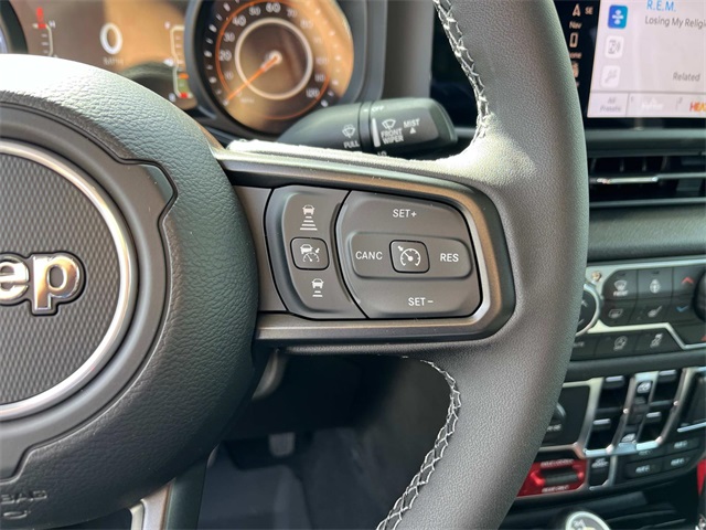 2025 Jeep Gladiator Willys photo 23