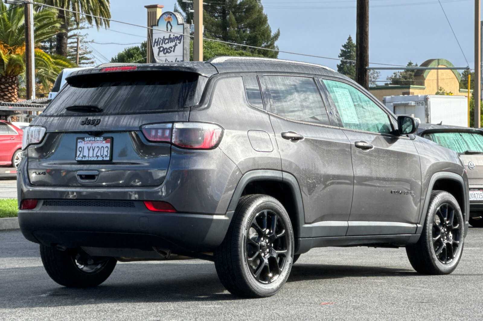 2023 Jeep Compass Altitude photo 2