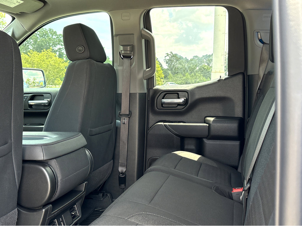 2025 Chevrolet Silverado 1500 Custom photo 19