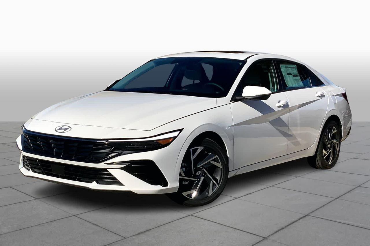 2025 Hyundai Elantra Limited's photo