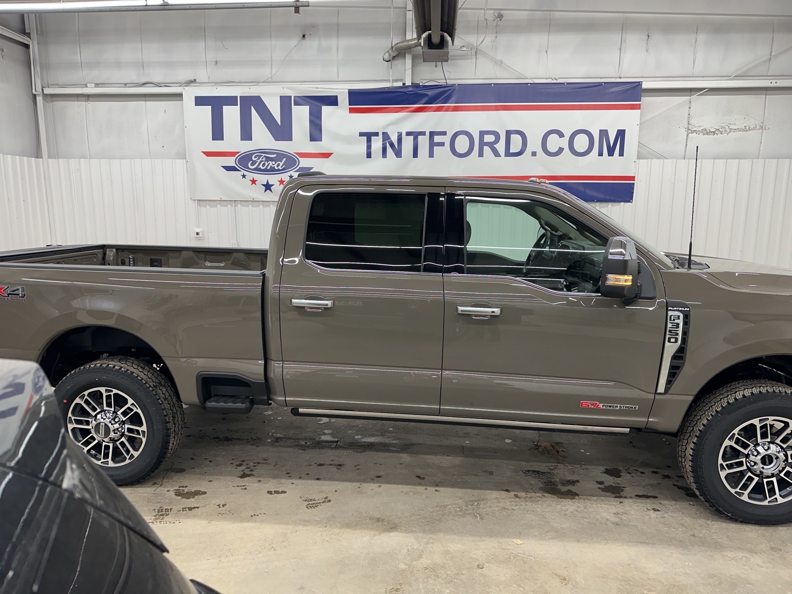 2026 Ford F-350 Super Duty Platinum's photo