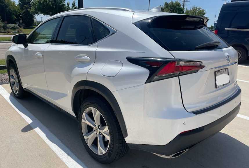 2017 Lexus NX 200t Luxury photo 4