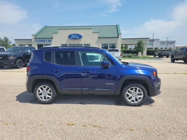 2016 Jeep Renegade Latitude North Edition photo 13