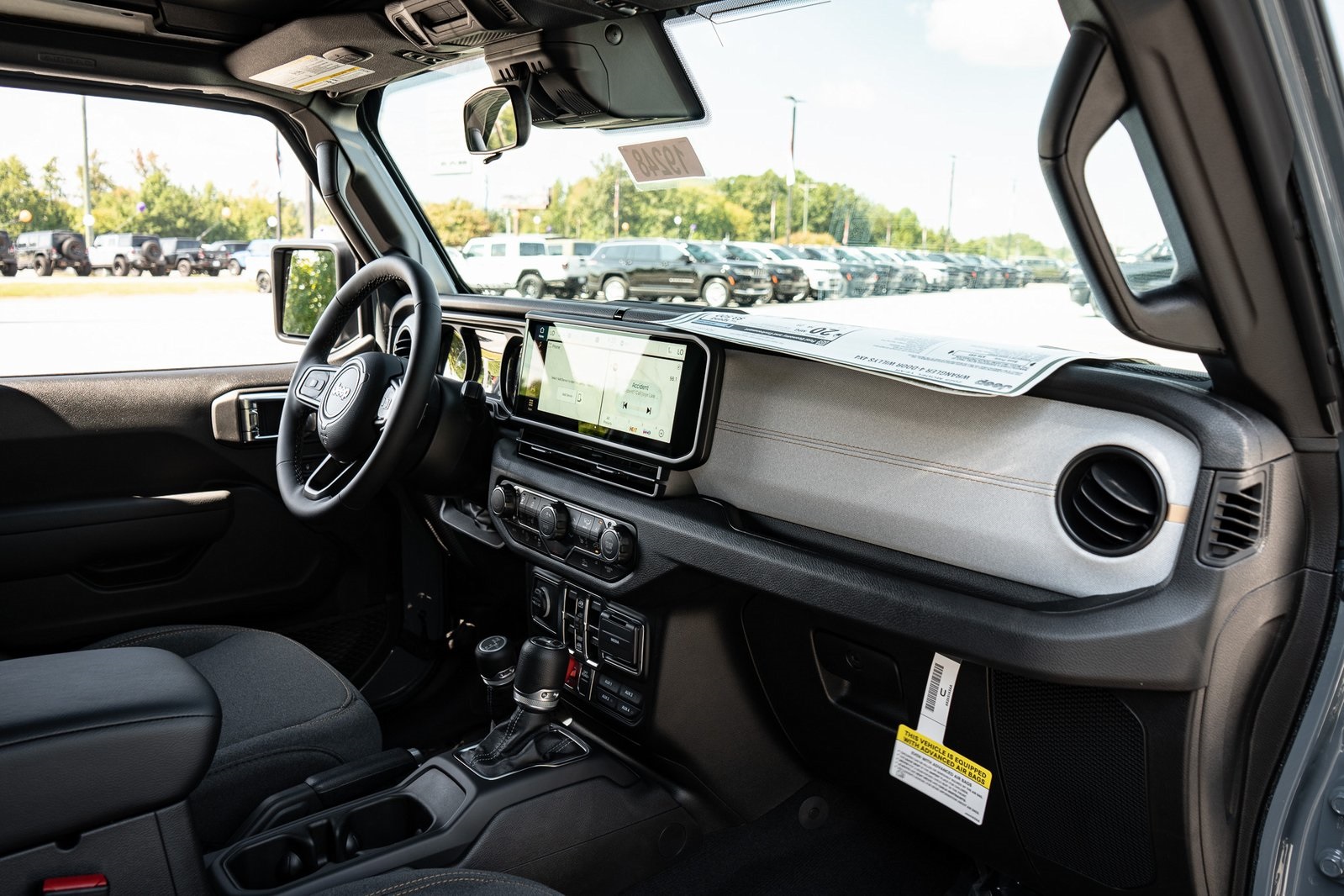 2025 Jeep Wrangler Willys photo 21