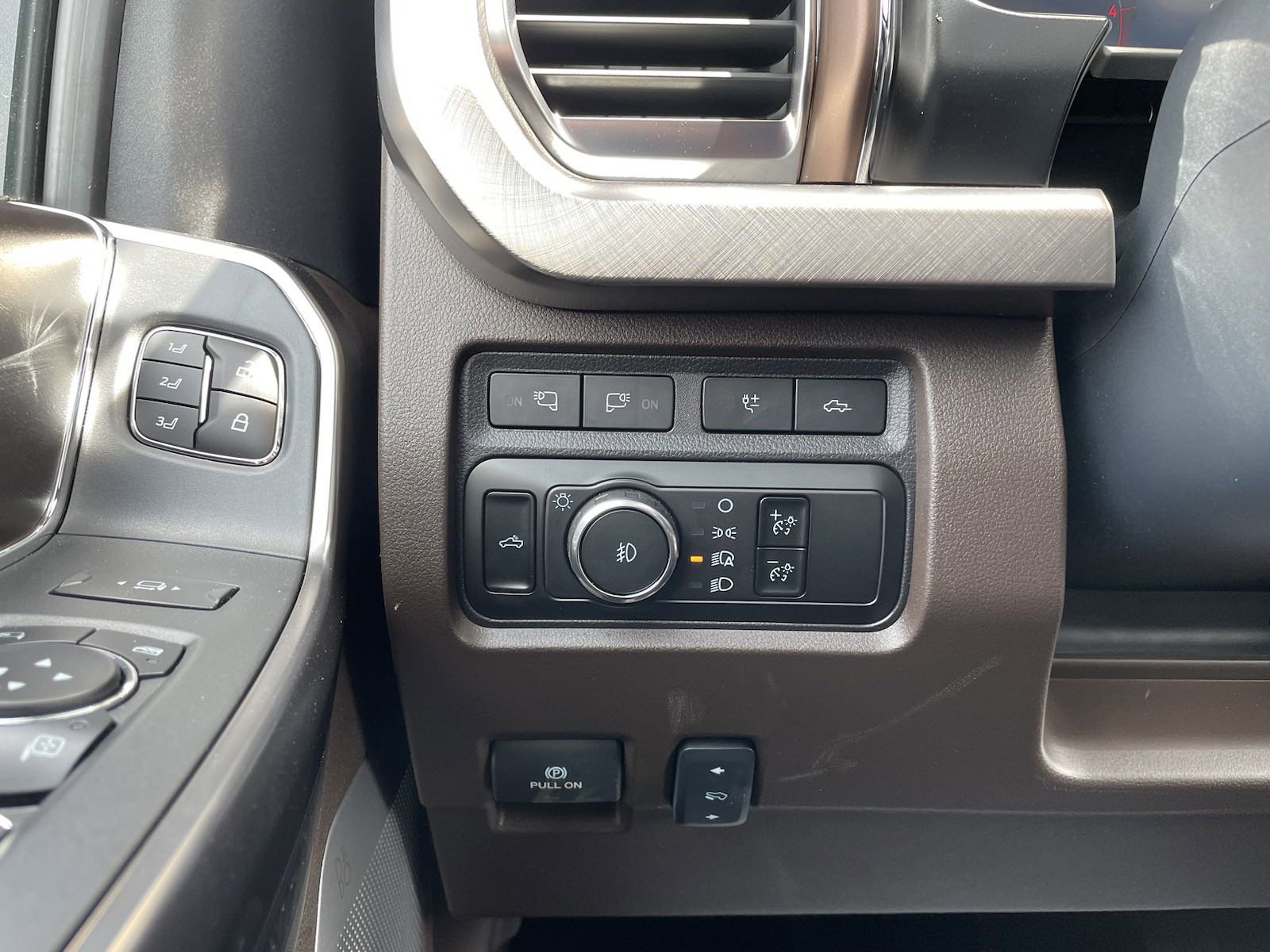 New 2024 Star White Metallic Tri-Coat Ford King Ranch image 59