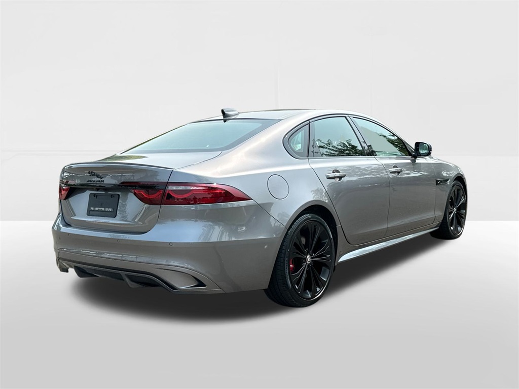 2024 Jaguar XF P300 R-Dynamic SE photo 4