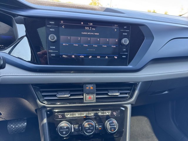 2024 Volkswagen Taos SE photo 12
