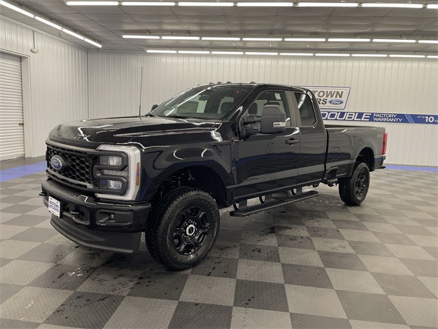 2026 Ford F-250 Super Duty XL's photo