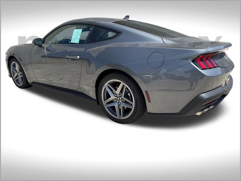 2025 Ford Mustang EcoBoost photo 3