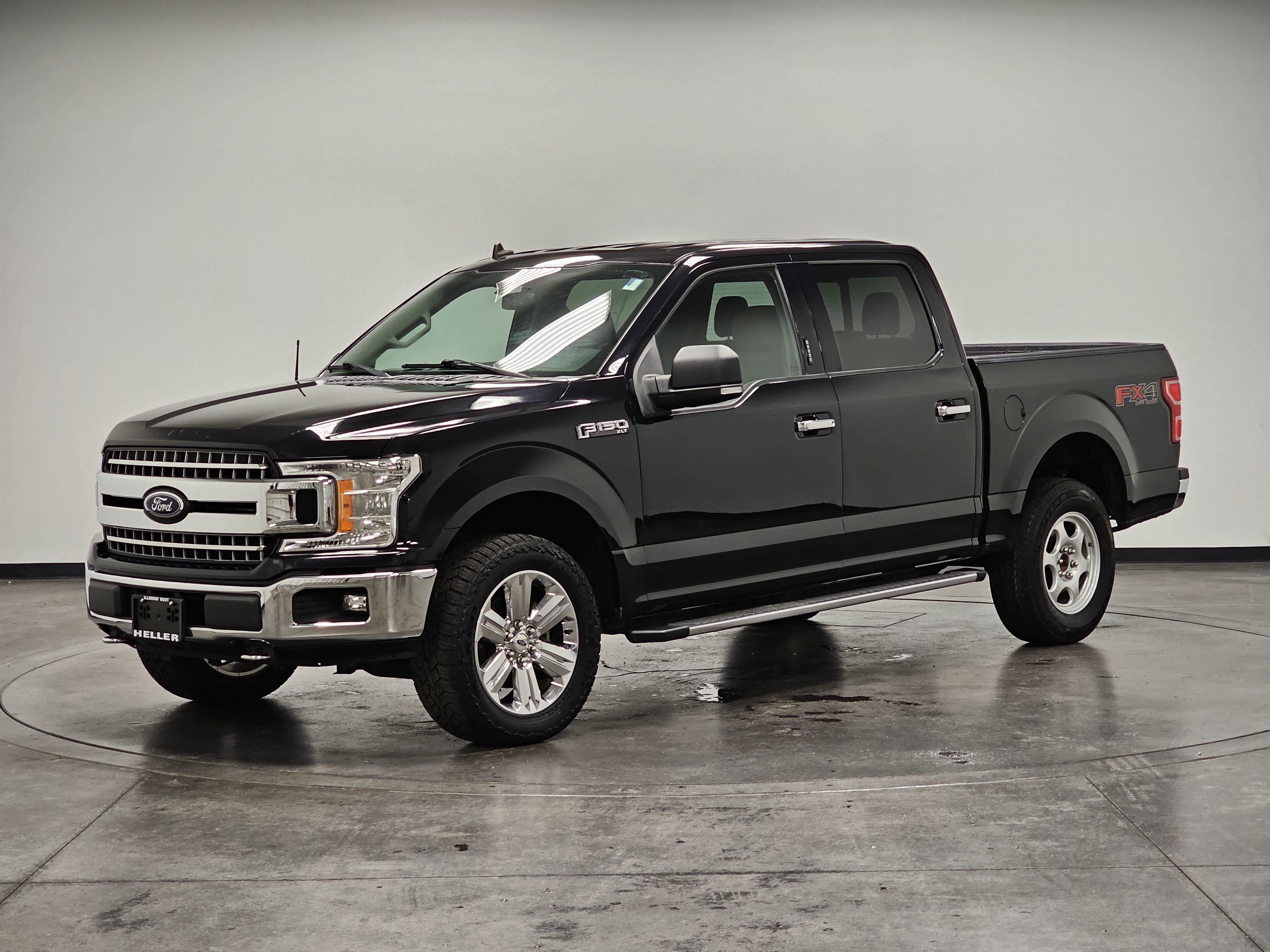 2019 Ford F-150 XLT photo 2