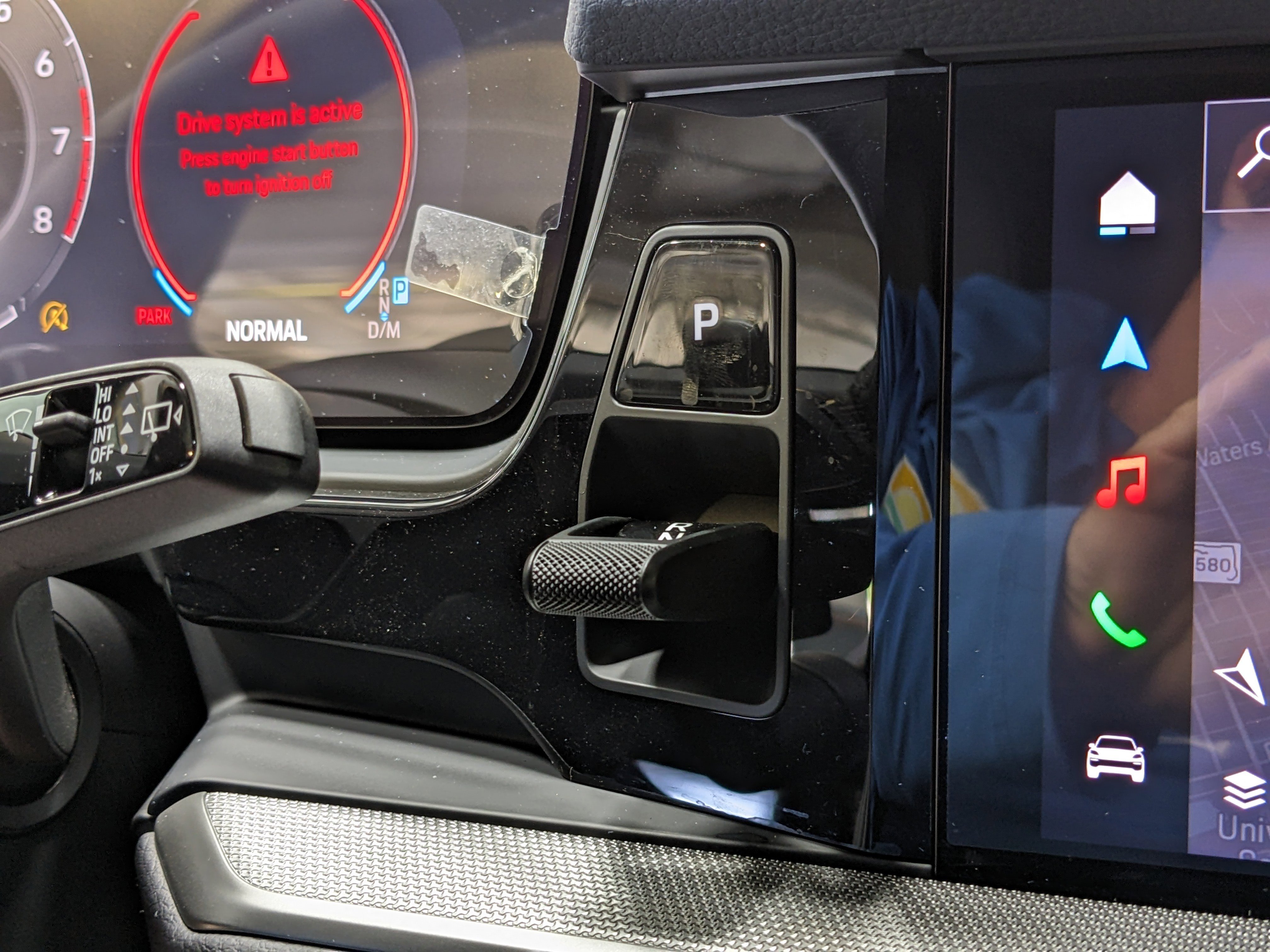 2025 Porsche Cayenne photo 4