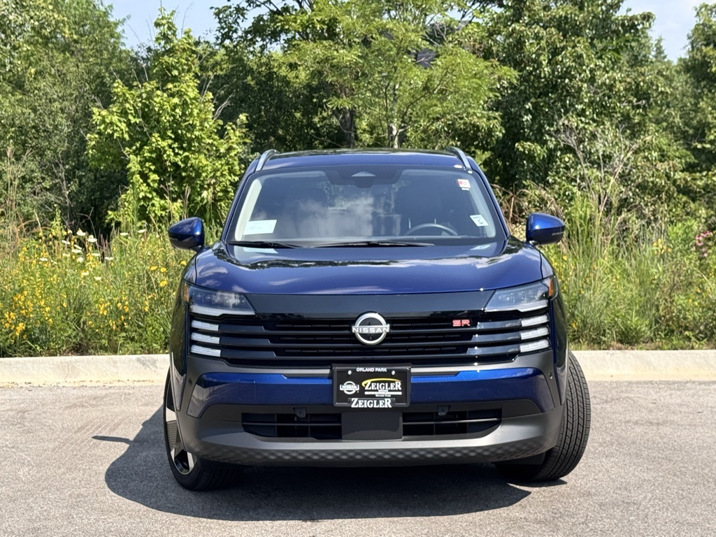 2025 Nissan Kicks SR photo 2