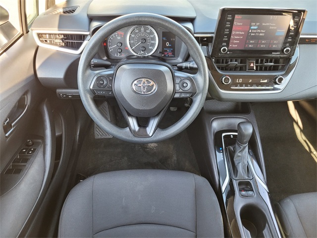 2022 Toyota Corolla LE photo 9