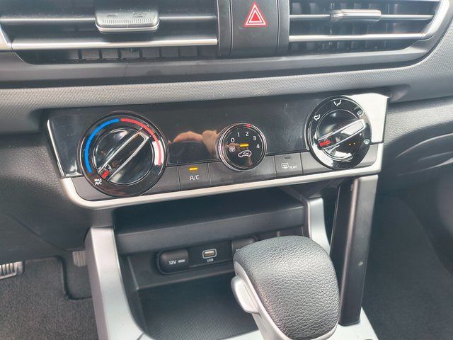 2023 Kia Seltos LX photo 21