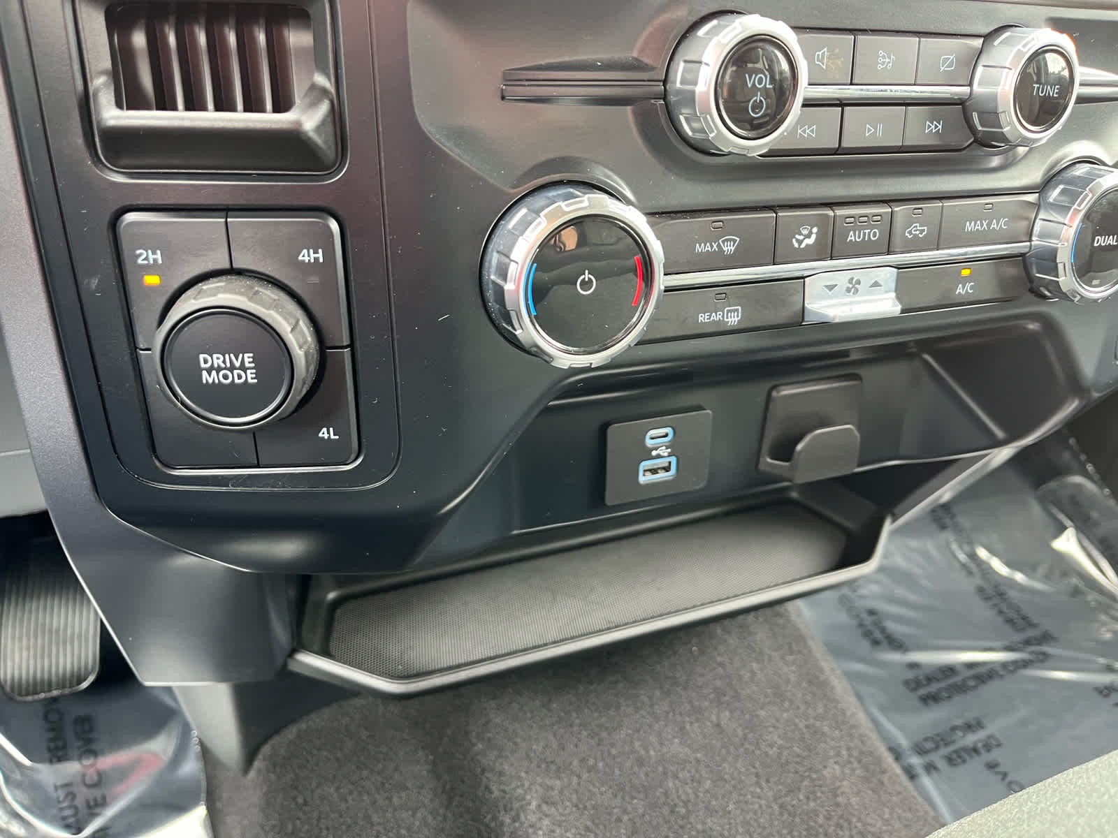 2024 Ford F-150 XLT photo 28
