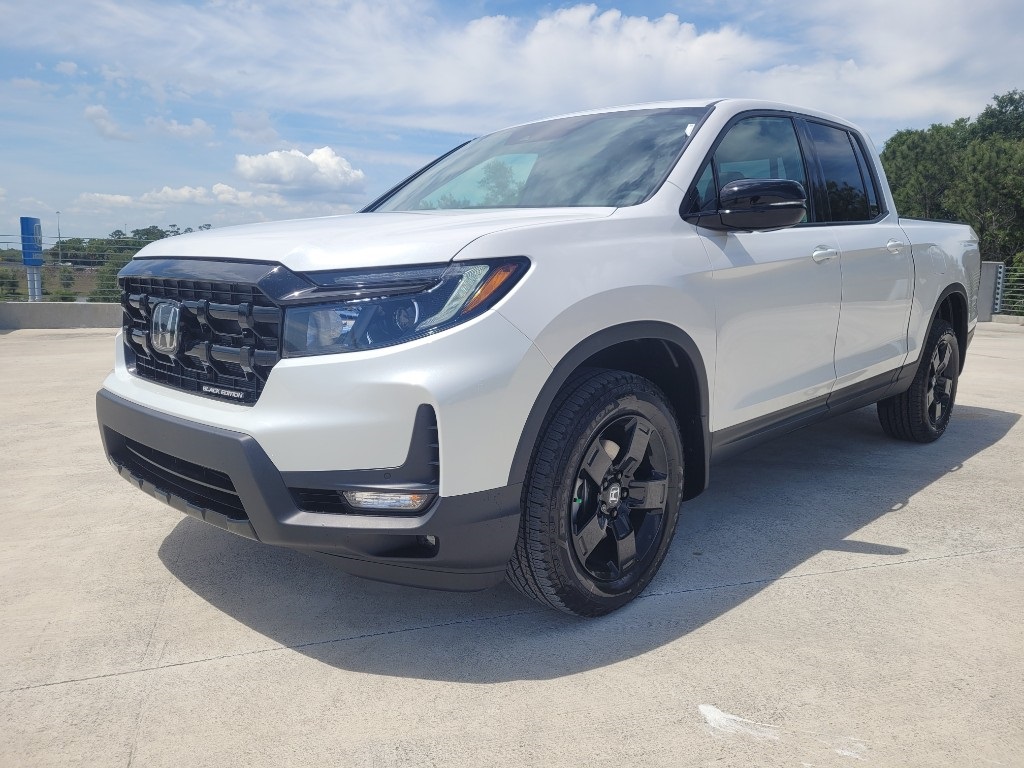 2025 Honda Ridgeline Black Edition photo 3