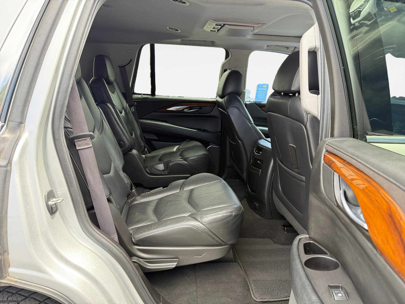 2015 Cadillac Escalade Luxury photo 18