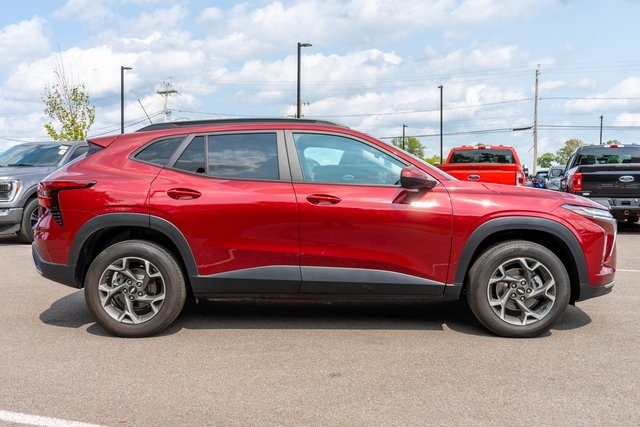 2024 Chevrolet Trax LT photo 4